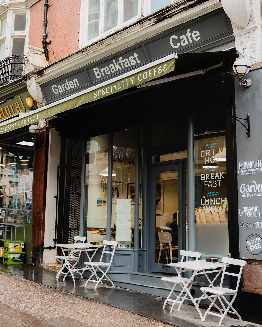 Garden Breakfast Café - Interior